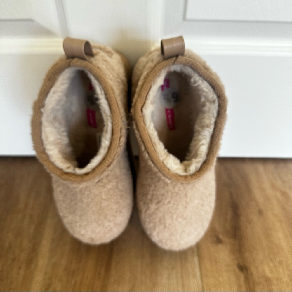 Cozy Tan Platform Slippers Sherpa 6.5 - Picture 5 of 7